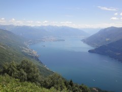 Sicht von den Bergen auf den Lago Maggiore