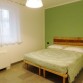 Schlafzimmer mit Doppelbett Schrank Klimaanlage 