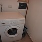 separater Raum mit Garderobe, Safe, Waschmaschine