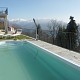 Pool mit 60 qm Garten und 60 qm überdachter Terrasse mit Sitzgruppe und Grill