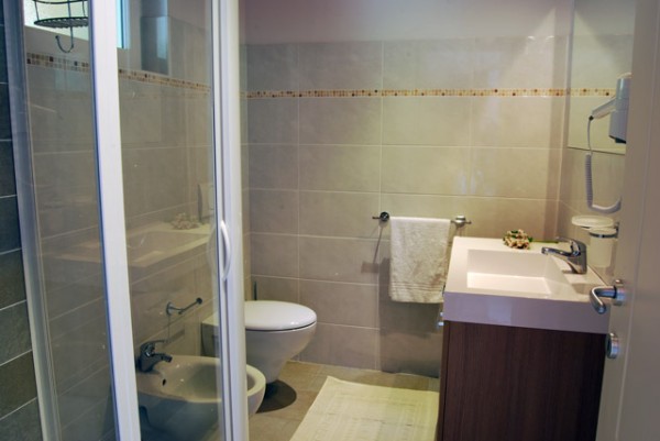 Badezimmer Dusche/WC,Fön 